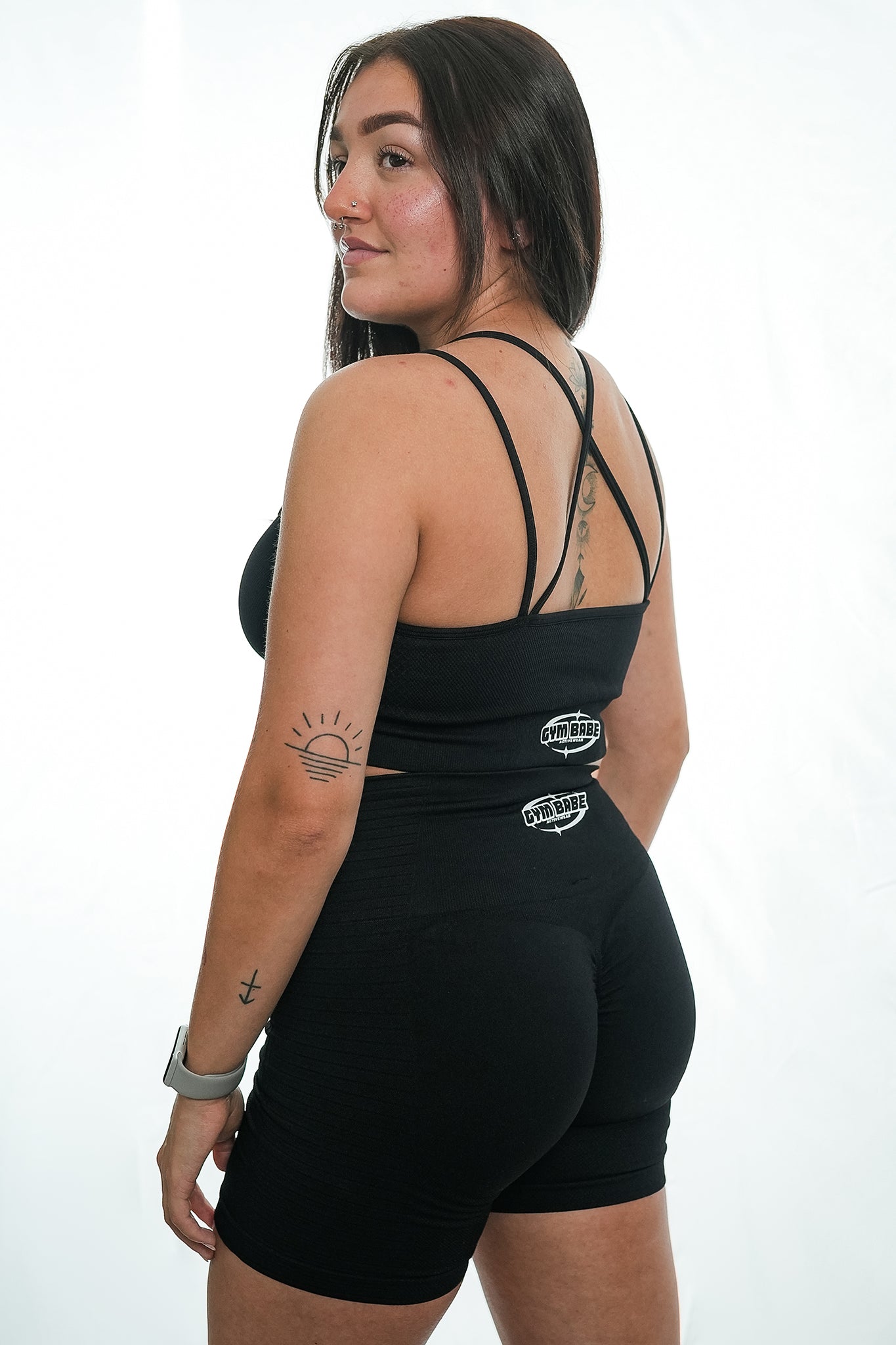 MOTION SEAMLESS SHORTS